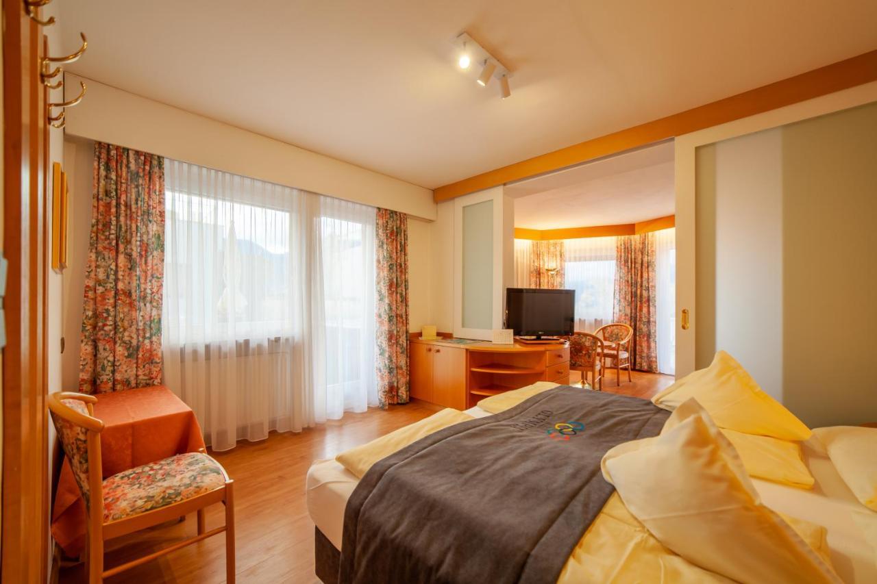 Fruehstuecks-Hotel Olympia ティローロ エクステリア 写真