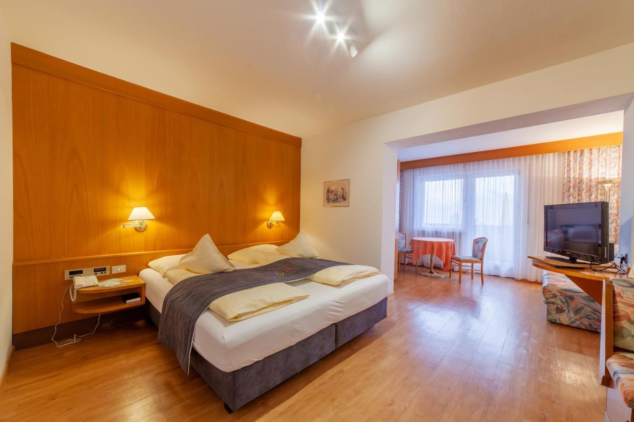 Fruehstuecks-Hotel Olympia ティローロ エクステリア 写真