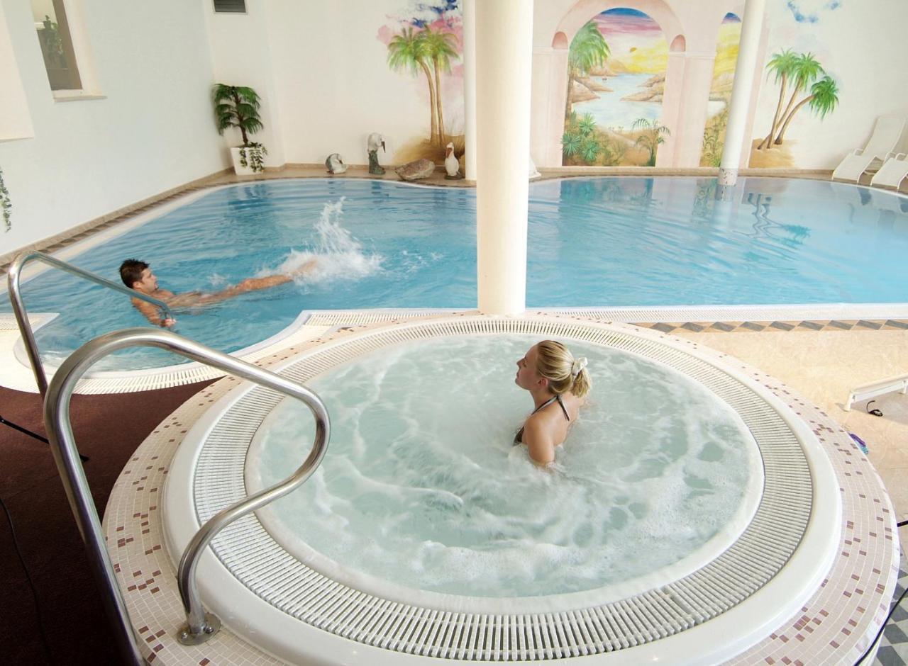 Fruehstuecks-Hotel Olympia ティローロ エクステリア 写真